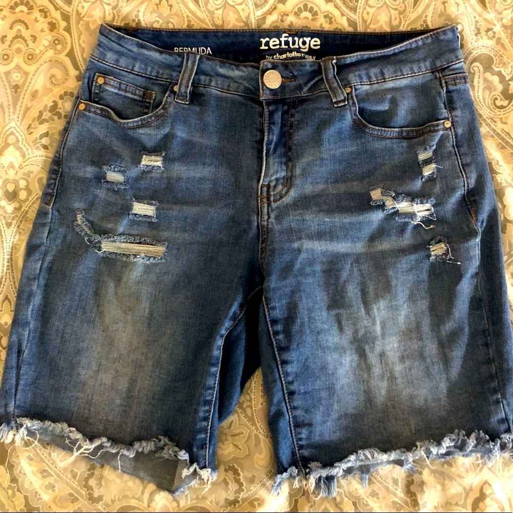 Charlotte Russe, Bermuda shorts size 4
